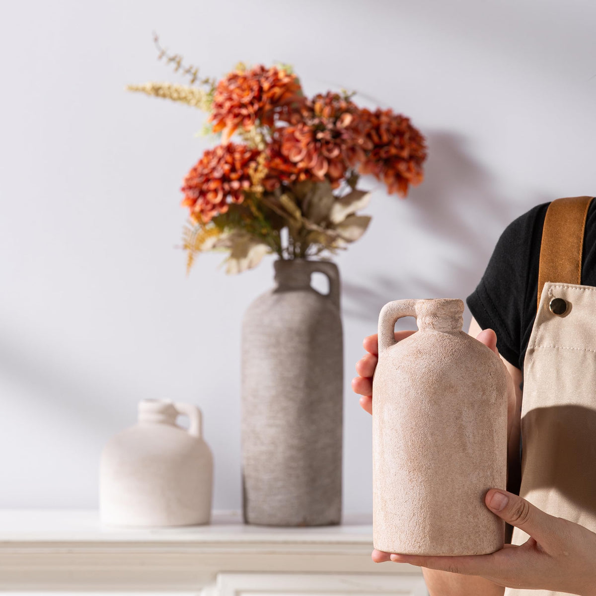 Vanselia ceramic vases have a non-slip base to protect surfaces
