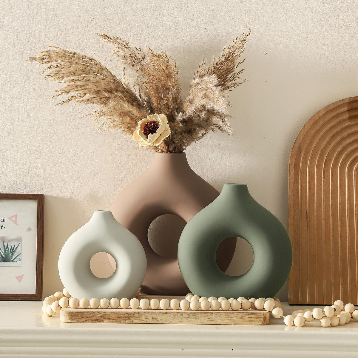Vanselia donut ceramic vase close-up showing glaze and craftsmanship