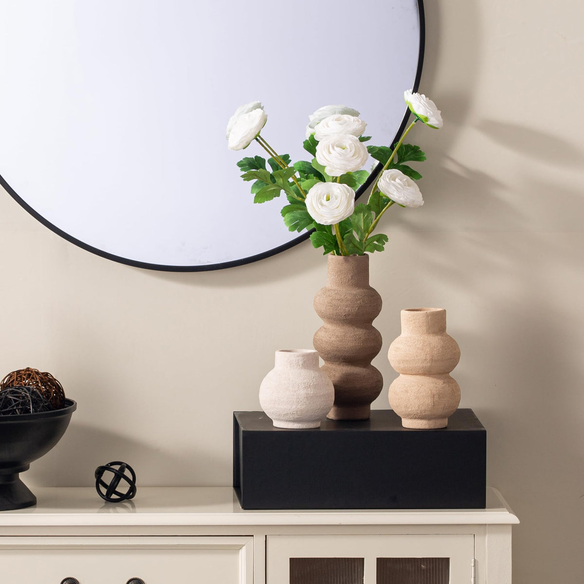 Vanselia vase close-up glaze texture highlights artisan charm and contemporary style.
