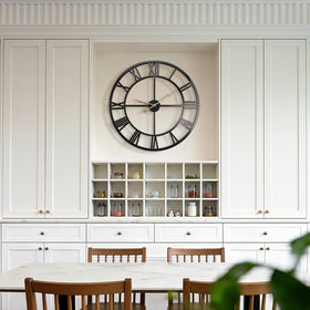 Vantic Roman numerals offer clear time reading from a distance.