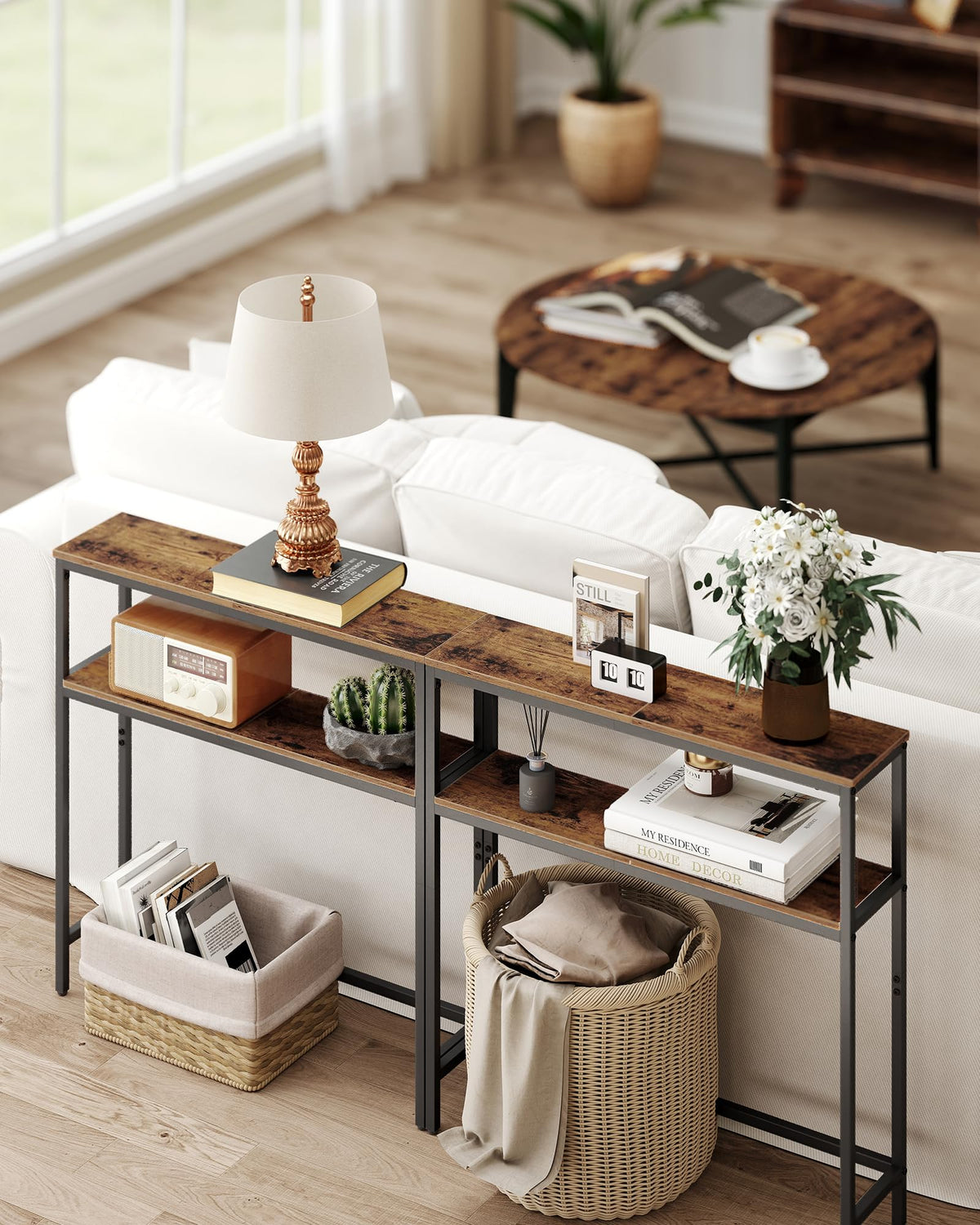 VASAGLE decorative vignette on table shows display ideas for photos and plants