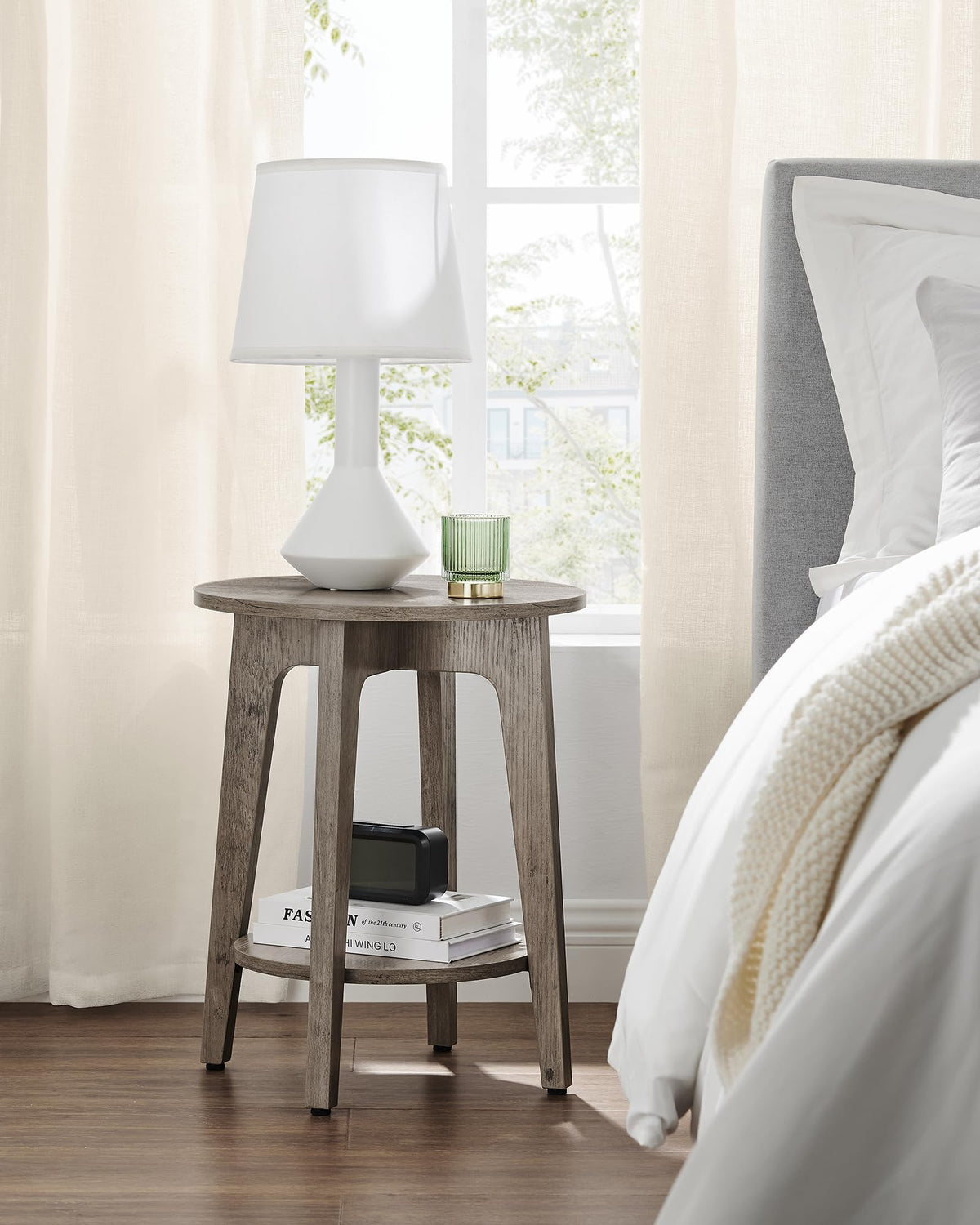VASAGLE MAEZO compact design ideal for small rooms and nightstands