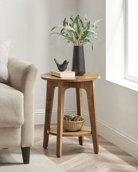 VASAGLE MAEZO side-table lower shelf ready for remotes and keepsakes.