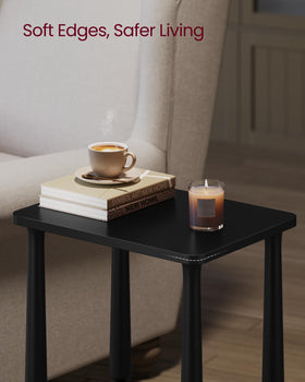 VASAGLE Mariel solid wood legs provide stable daily support.
