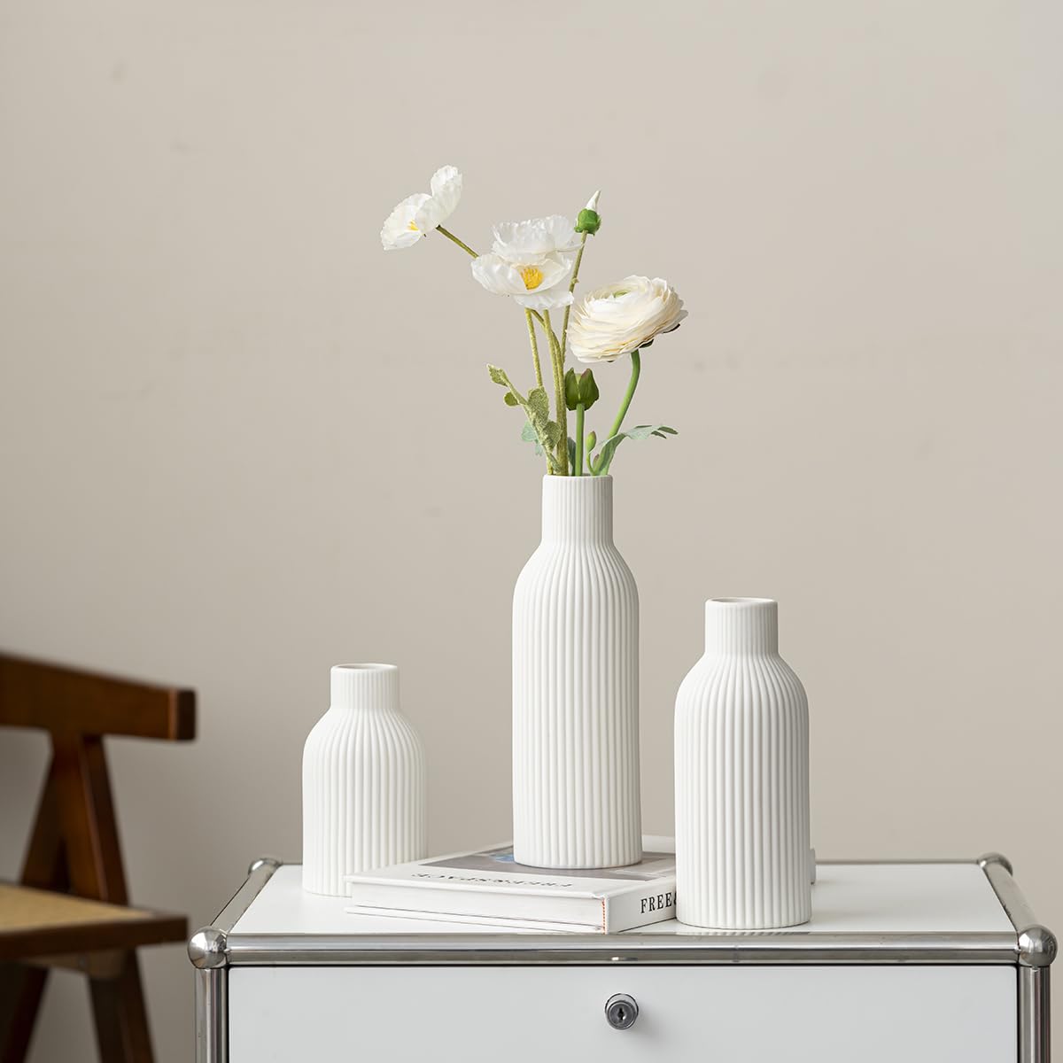 VAURCESA artistic accent vase for modern living spaces.