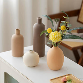 Vaurcesa decorative vase ideal for dried flowers and pampas grass styling