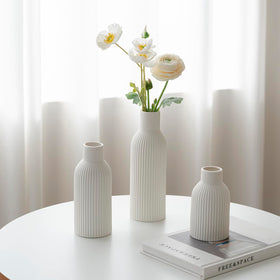 VAURCESA dried flowers display vase with ribbed texture.