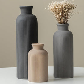 vaurcesa vase trio shows three-height display for dynamic shelves