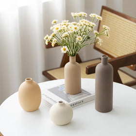 Vaurcesa vase with waterproof interior coating supports water-filled displays