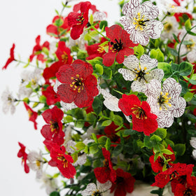 VCLTW indoor outdoor decor ideas using these lifelike blooms