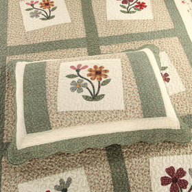 vctops Pillow Shams 20x28 pair coordinate the look and protect pillows.
