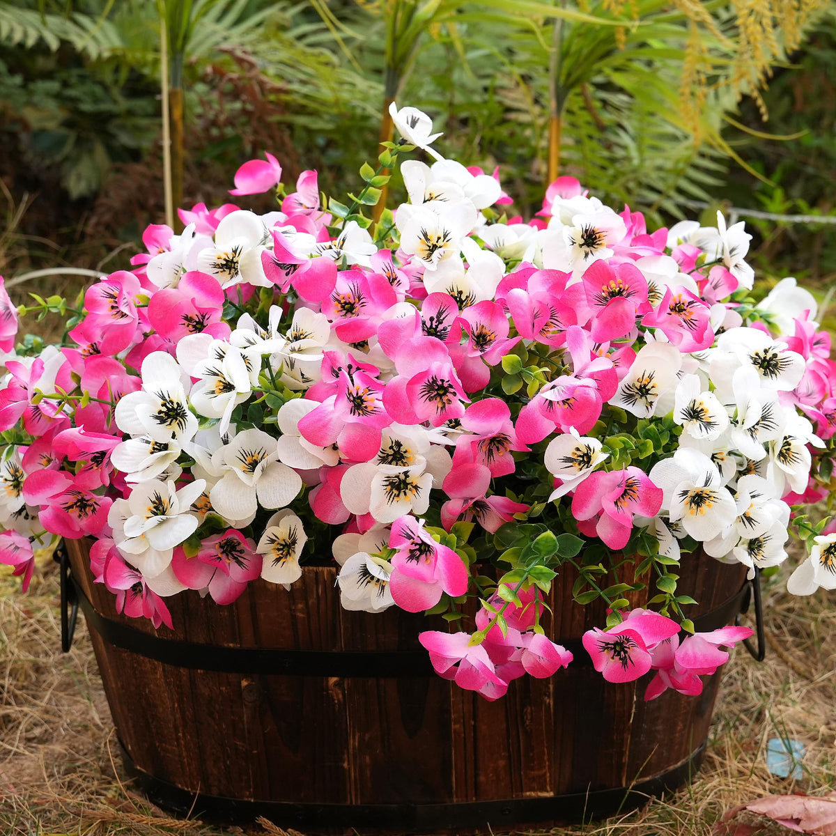Vemander pansies outdoor white-pink bundle in hanging planter with UV resistant glow