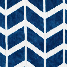 Ventimi blanket Navy machine washable for easy care.