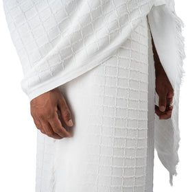 Vereeo Premium Men's Ihram Set breathable cotton fabric close-up texture for cooling comfort