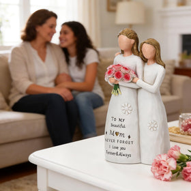 Veroola sculpture presented as a Christmas gift for mom, elegant and meaningful.