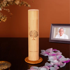 Very100 set of four eco-friendly urns provides coordinated keepsakes.