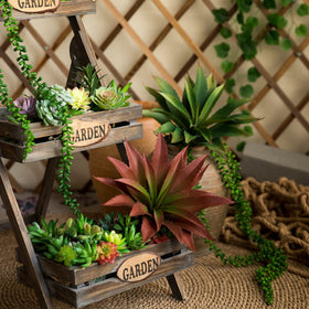 Veryhome artificial aloe leaf close-up highlights realistic texture for elegant spaces.