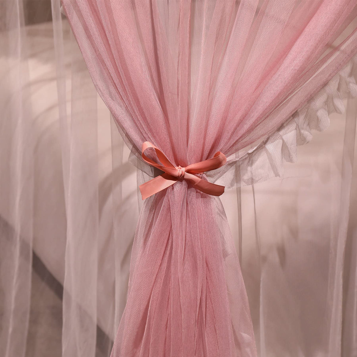 VETHIN pink-white canopy adds romantic bedroom decor and princess vibe.