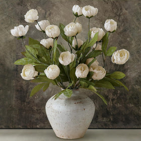 Vierena 12-pcs faux silk peony branches form a lush cream bouquet centerpiece.