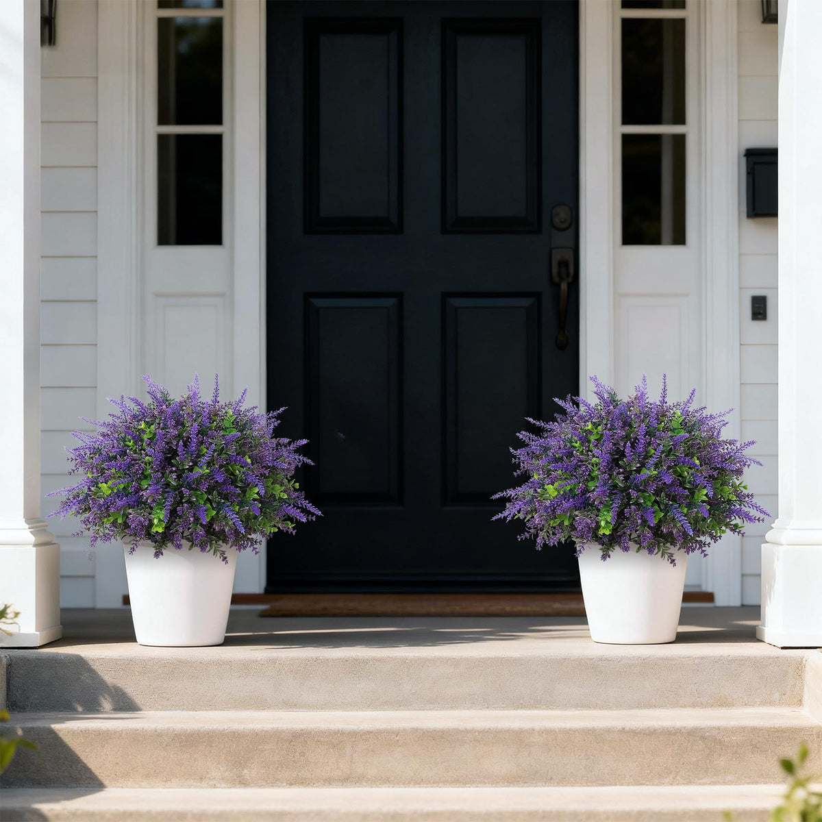 VIERENA artificial lavender topiary close-up highlights vibrant blooms and detail