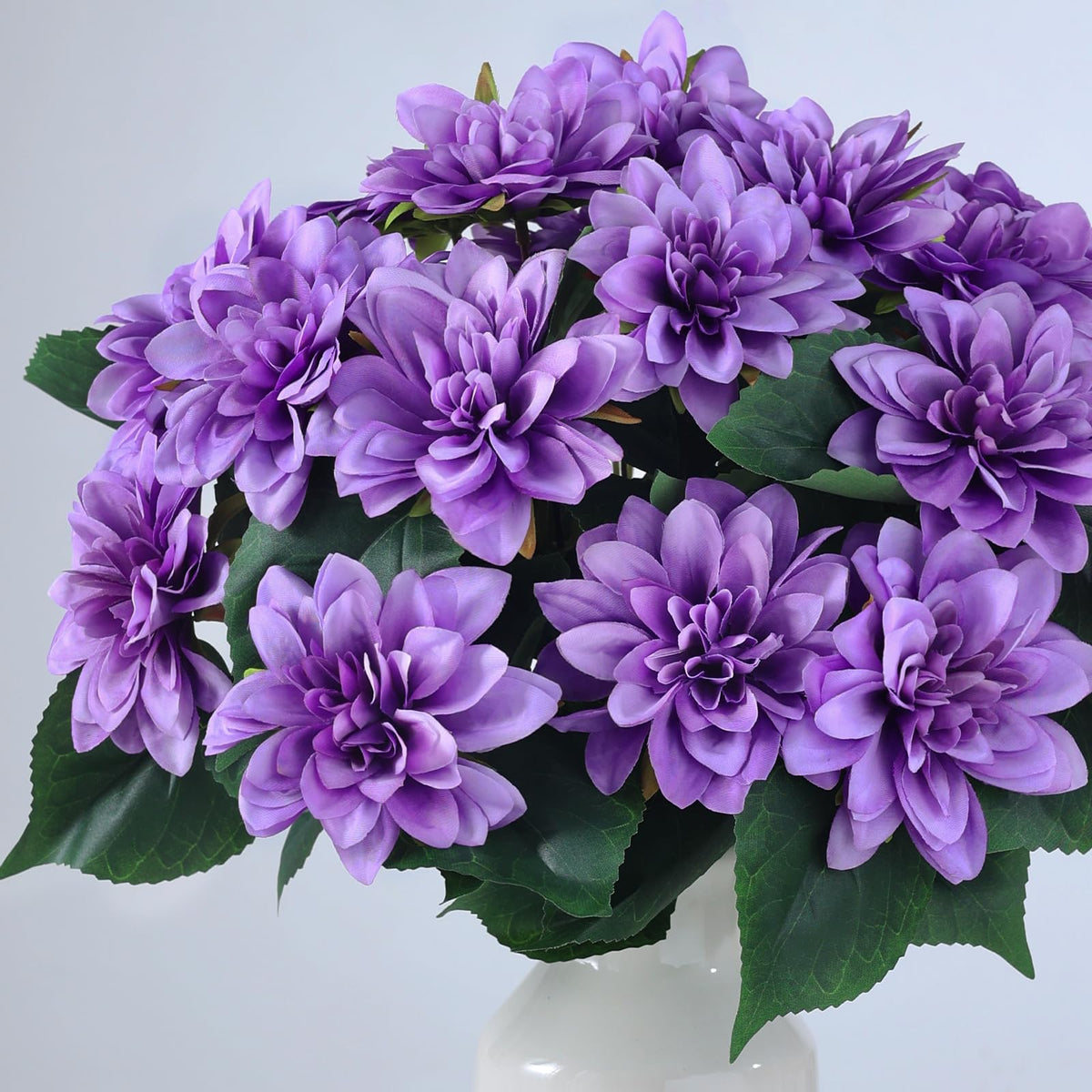 VIERENA garden-border styling with lifelike blooms adding natural vitality.