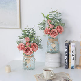 VIERENA adjustable stems make bouquet fluffing easy on arrival