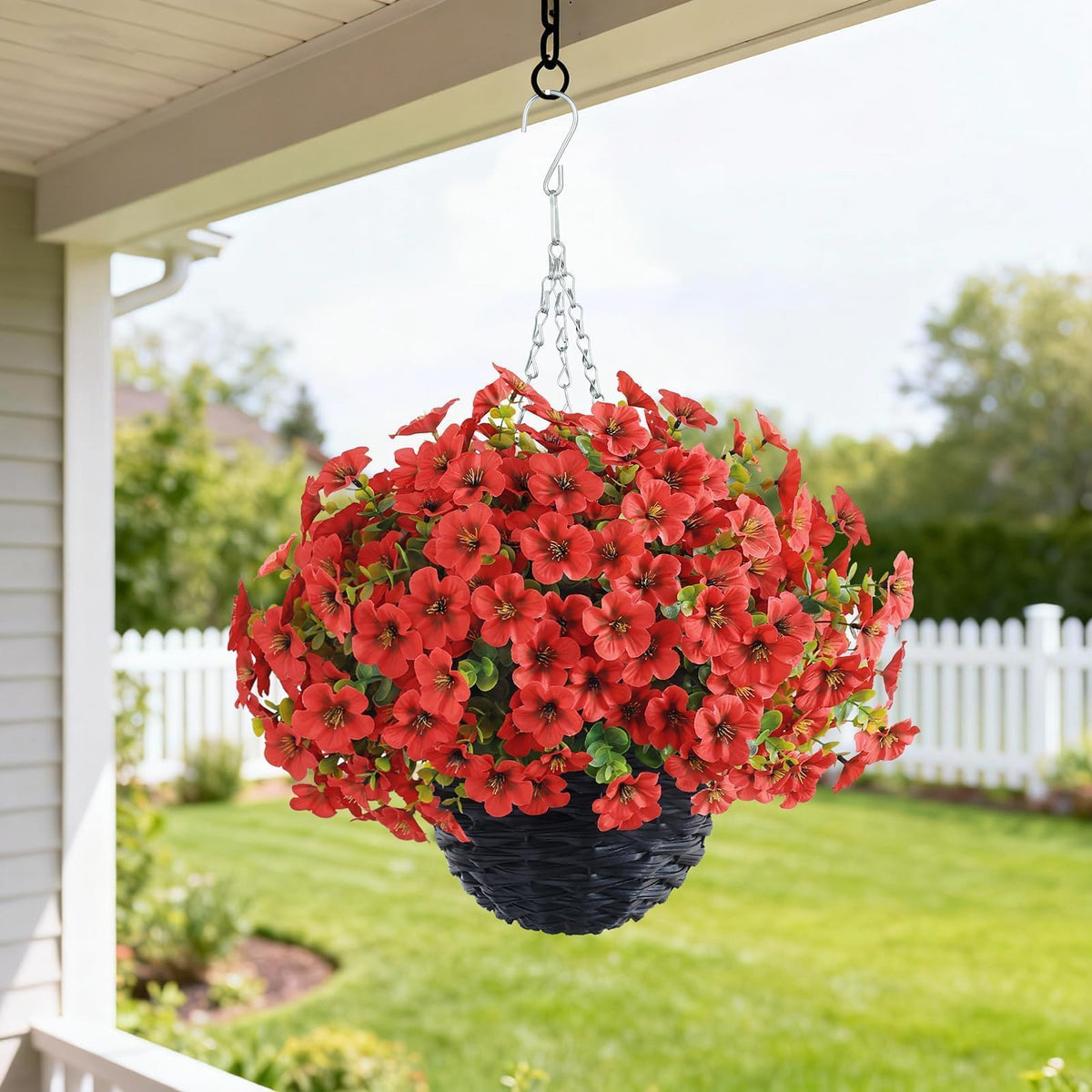 VIERENA leaves detail highlighting durable, weather-friendly materials