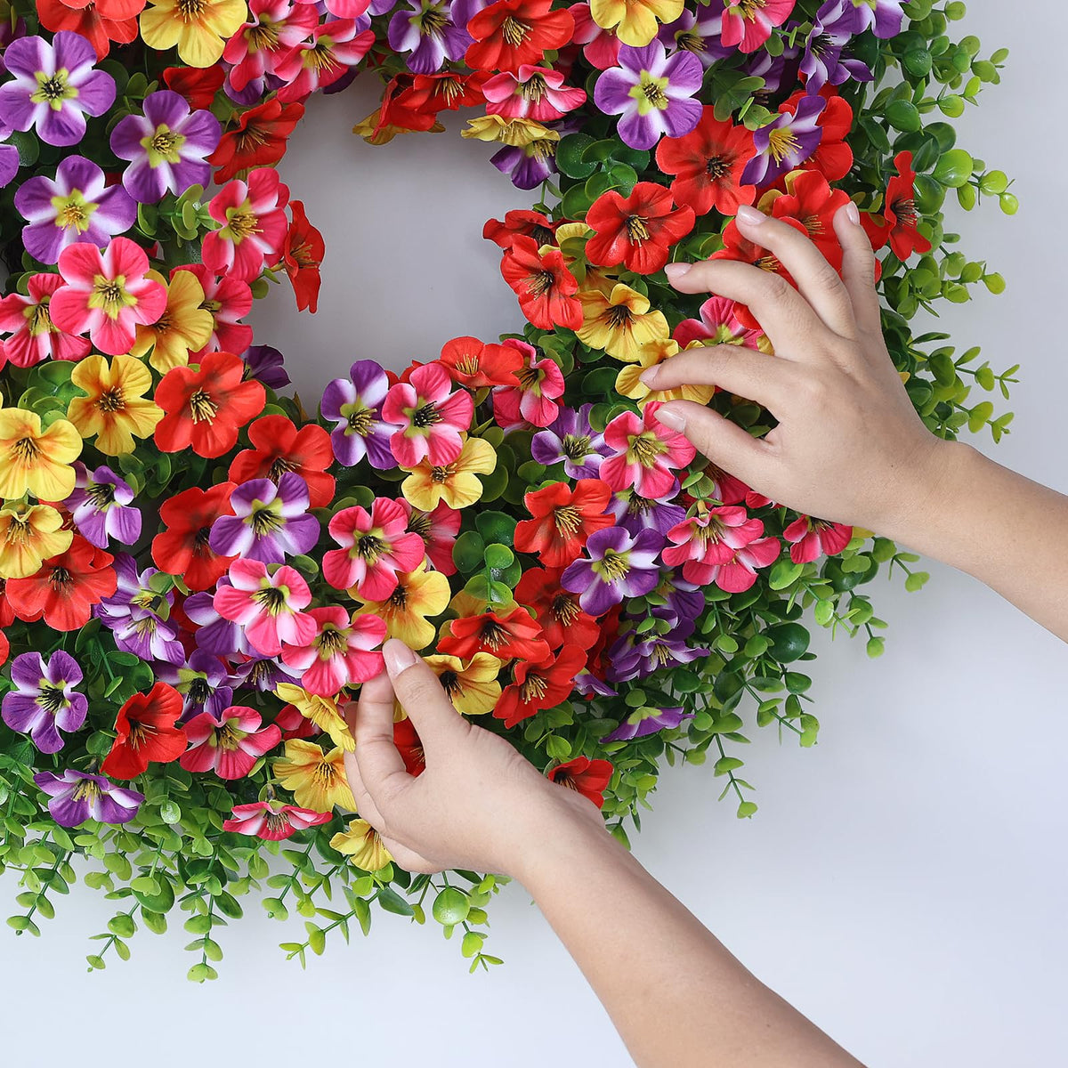 VIERENA weather-ready wreath designed for outdoor use in sun or rain.
