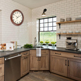Vigorwise living room clock enhances modern or traditional interiors.