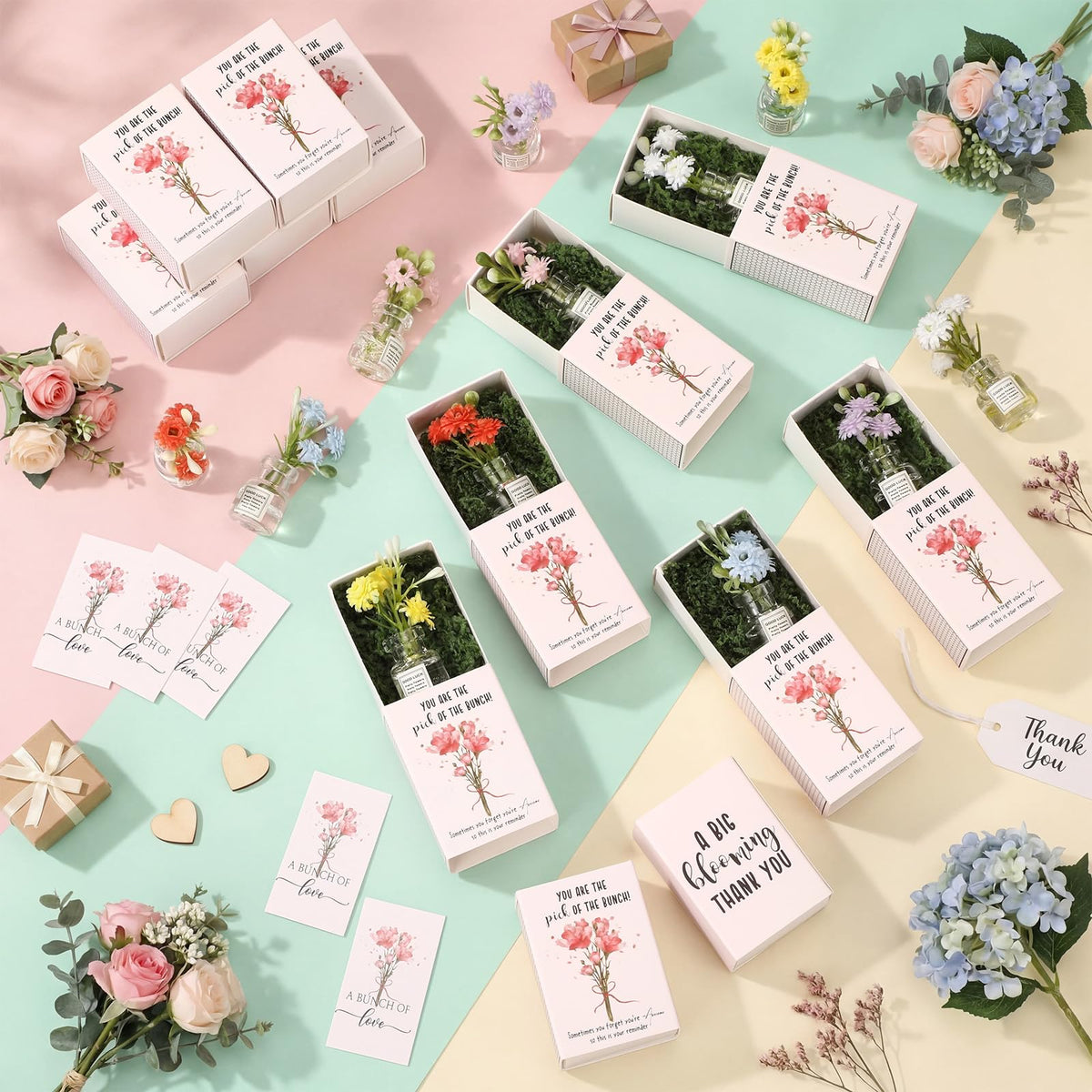 VioraWhite green moss accents add natural charm to keepsakes.