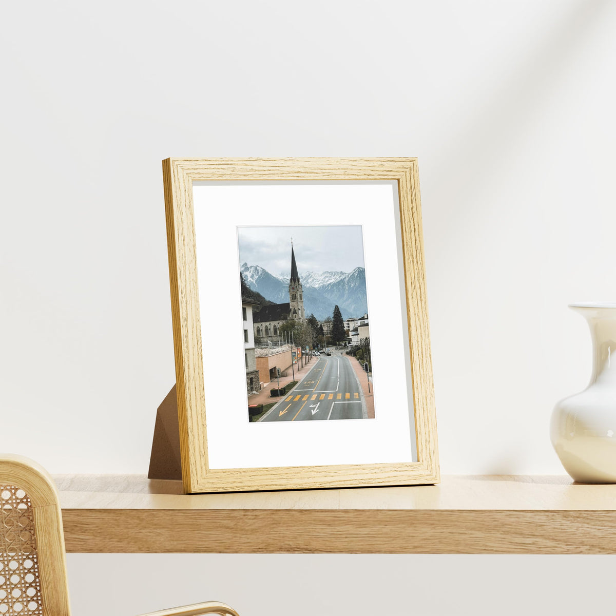 Vittanly engineered wood oak finish frames offer sturdy, timeless presentation.