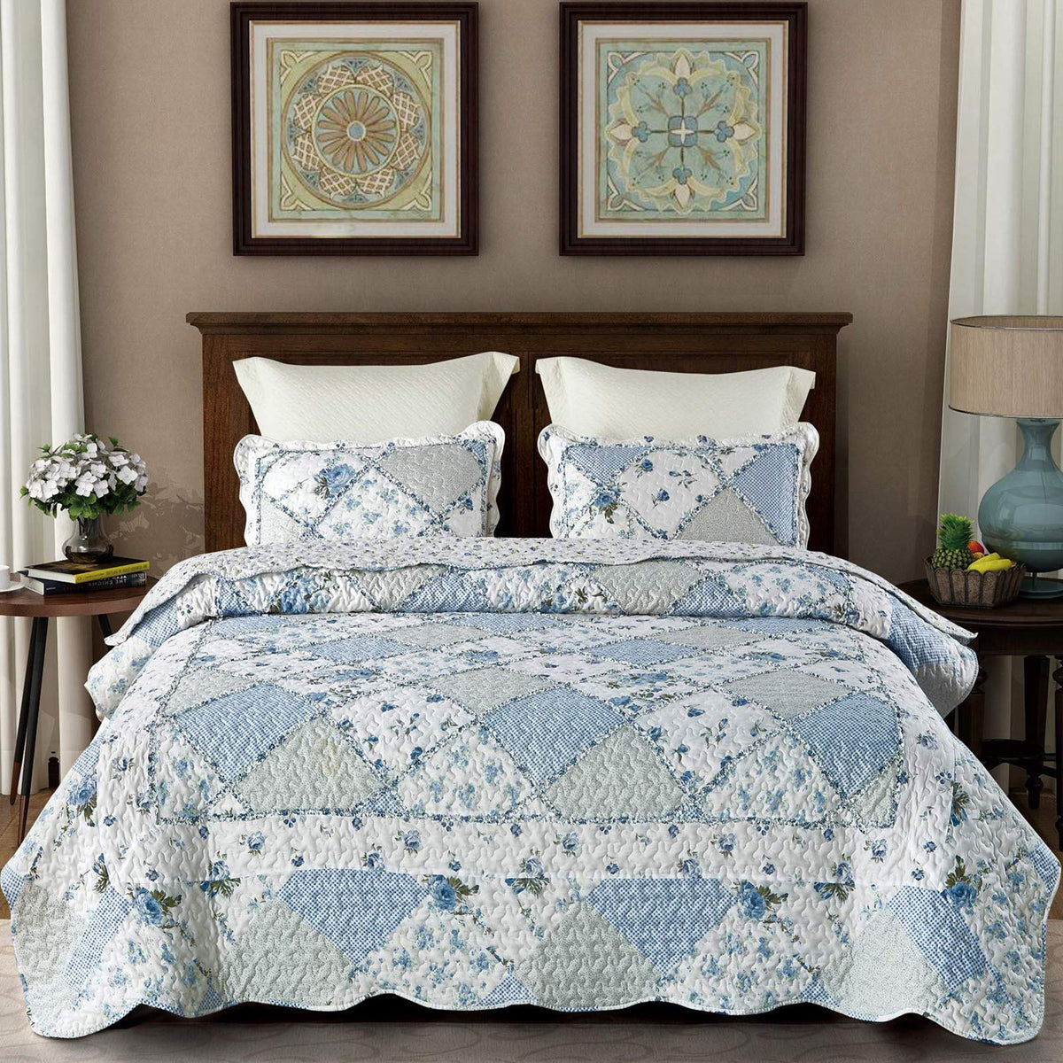 VIVILINEN blue patchwork quilt close-up stitching; durable quilting detail for longevity.
