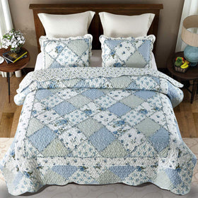 VIVILINEN blue patchwork quilt with pillowcases; complete coordinated bedding set.