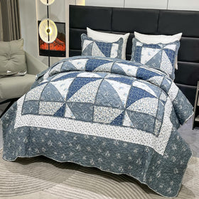 VIVILINEN oversized king quilt highlights floral patchwork as a tasteful bedroom centerpiece