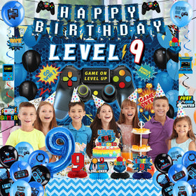Vlipoeasn blue honeycomb decorations add color pops.