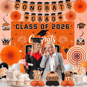 Vlipoeasn confetti balloons add celebratory accents for photos