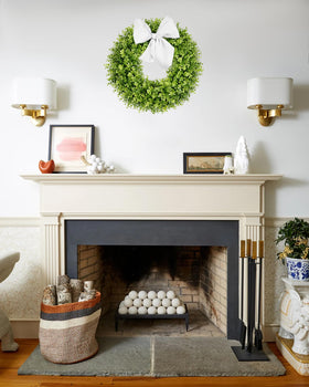 Vlorart boxwood wreath features 3D leaves for lifelike depth