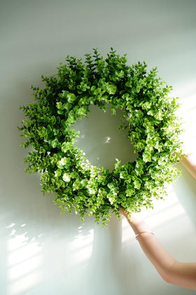 Vlorart boxwood wreath easy care—dust wipe when needed