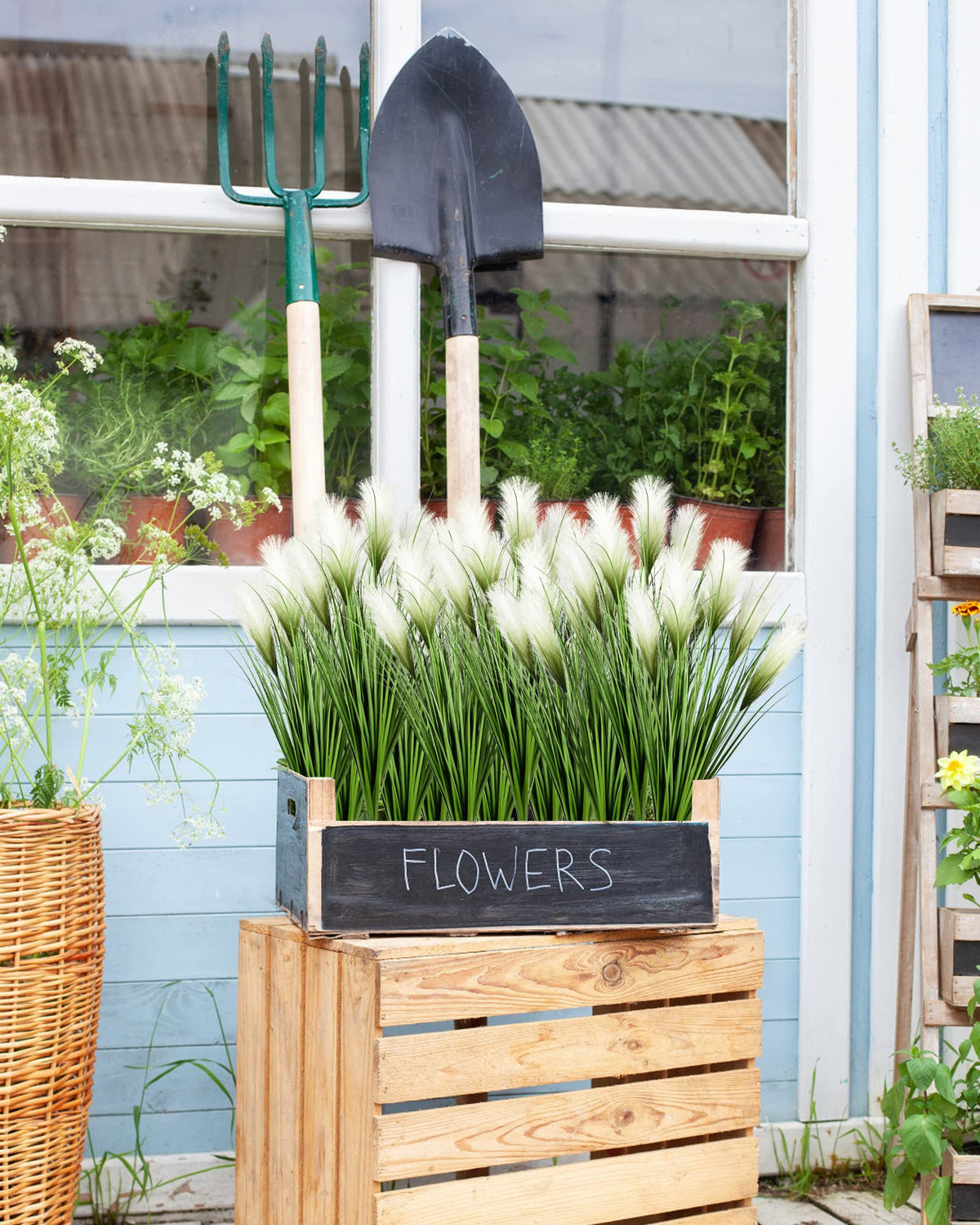 Vlorart indoor-outdoor decor grass suitable for events or everyday spaces.