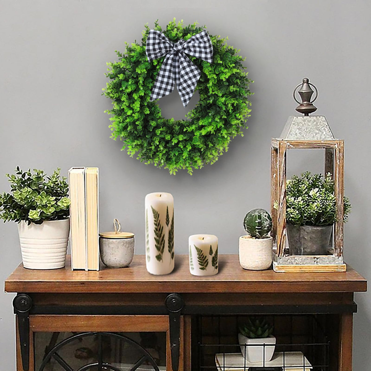 Vofuly boxwood wreath close-up shows handmade leaves for a natural, inviting look.