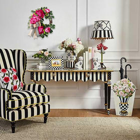 Vofuly greenery accent close-up shows lush fullness and durable charm
