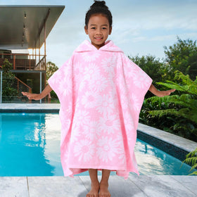 VOOVA & MOVAS easy-care towel dries quickly and lasts through play.