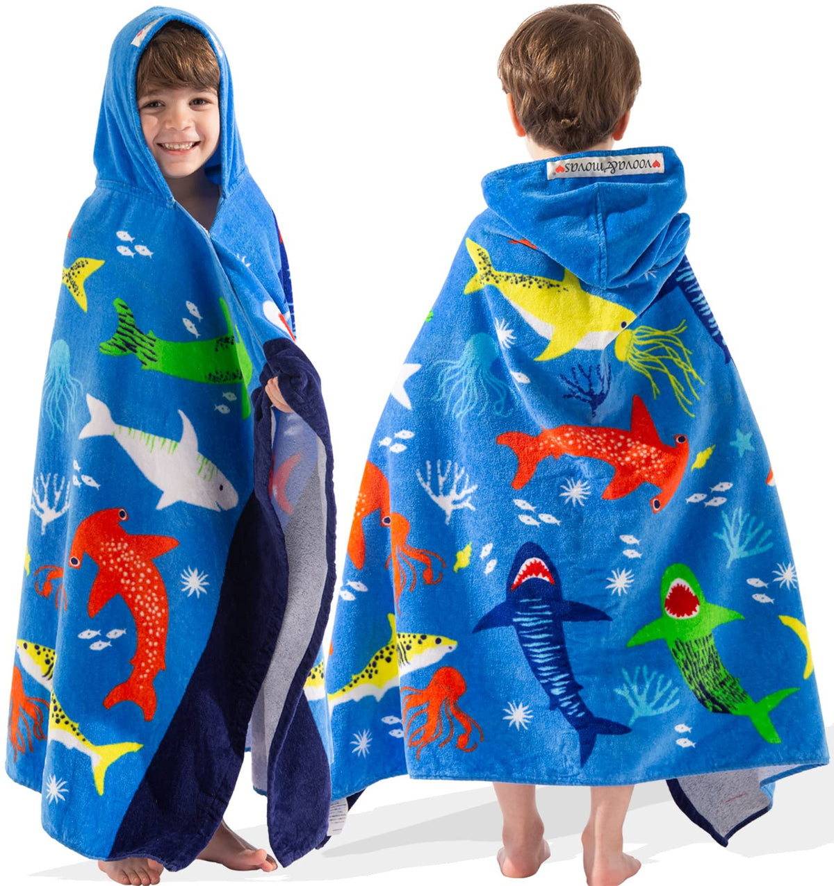 VOOVA & MOVAS hooded towel keeps toddlers warm after bath or beach.