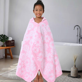 VOOVA & MOVAS large kids towel for bath, beach, and pool outings.