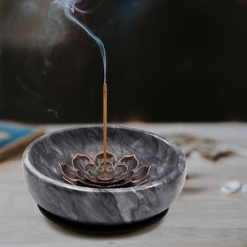 Vrupin handmade marble incense burner highlighting natural craftsmanship.