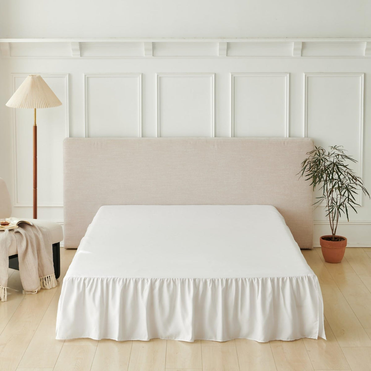 VTNXUN platform-style bed skirt stays in place for a smooth look