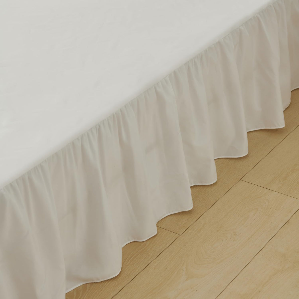 VTNXUN bed skirt with split corners fits queen beds around footboards