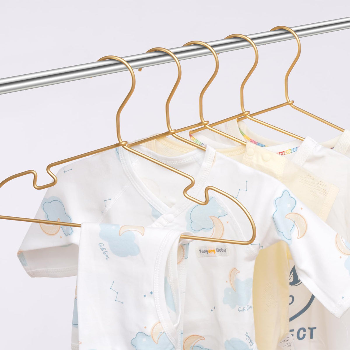 VWV aluminum kid hanger with non-slip shoulders prevents clothing from slipping.