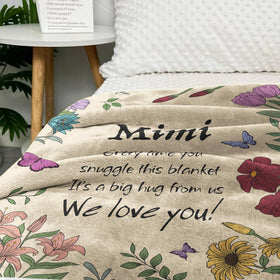 VZITSQS Mimi blanket on sofa delivers cozy warmth during TV time.