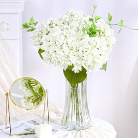 Waipfaru 20-inch stems with internal metal wire for flexible arrangements.